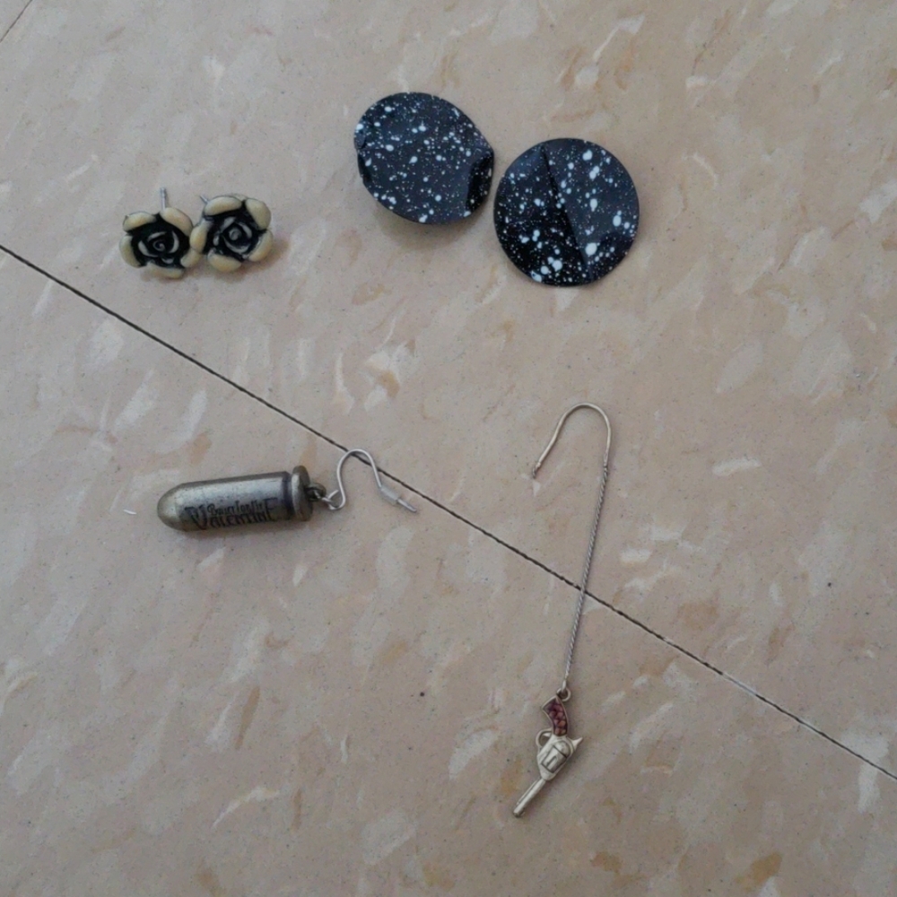 Earing lot